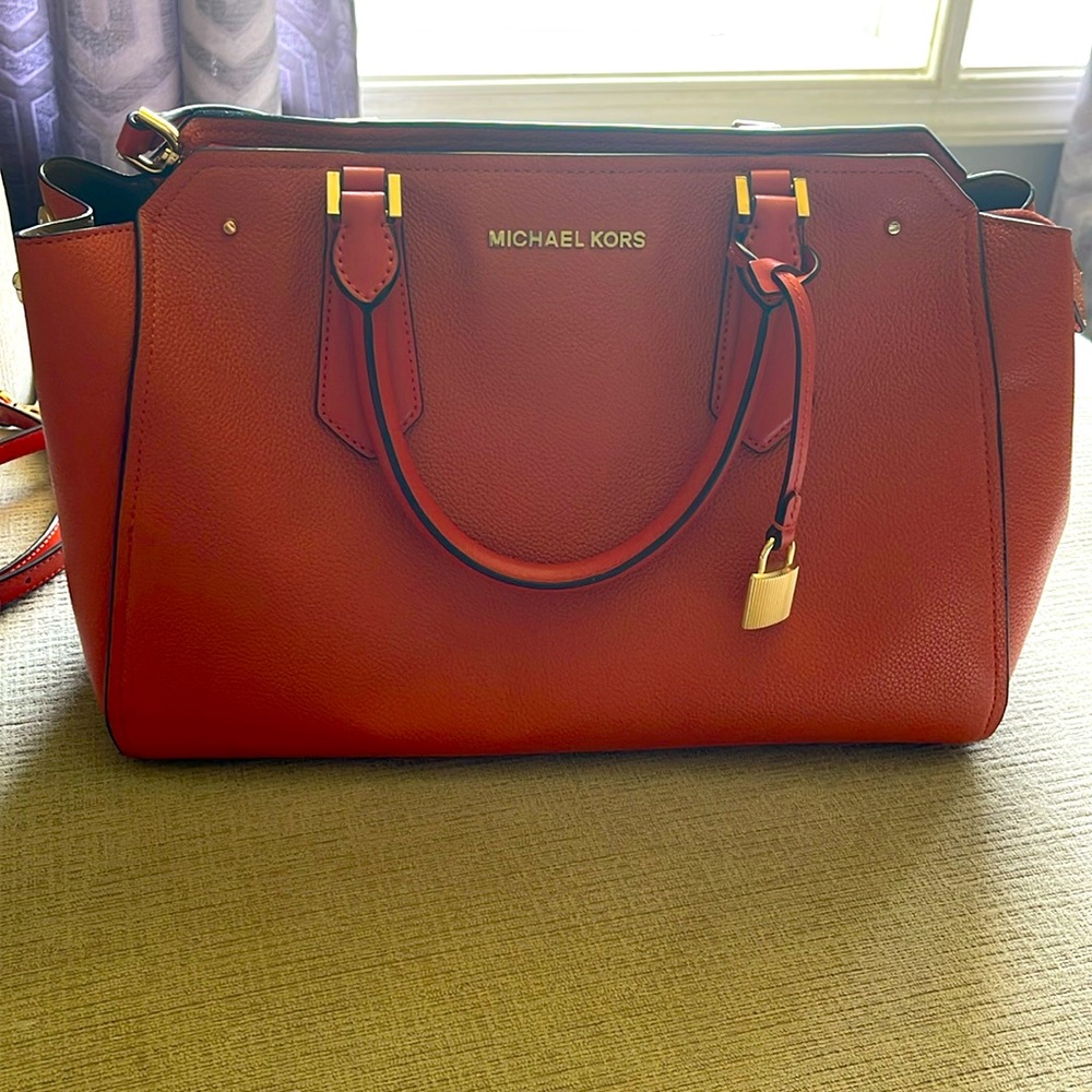 Micheal Kors LG Sachel - Orange/Persimmon
